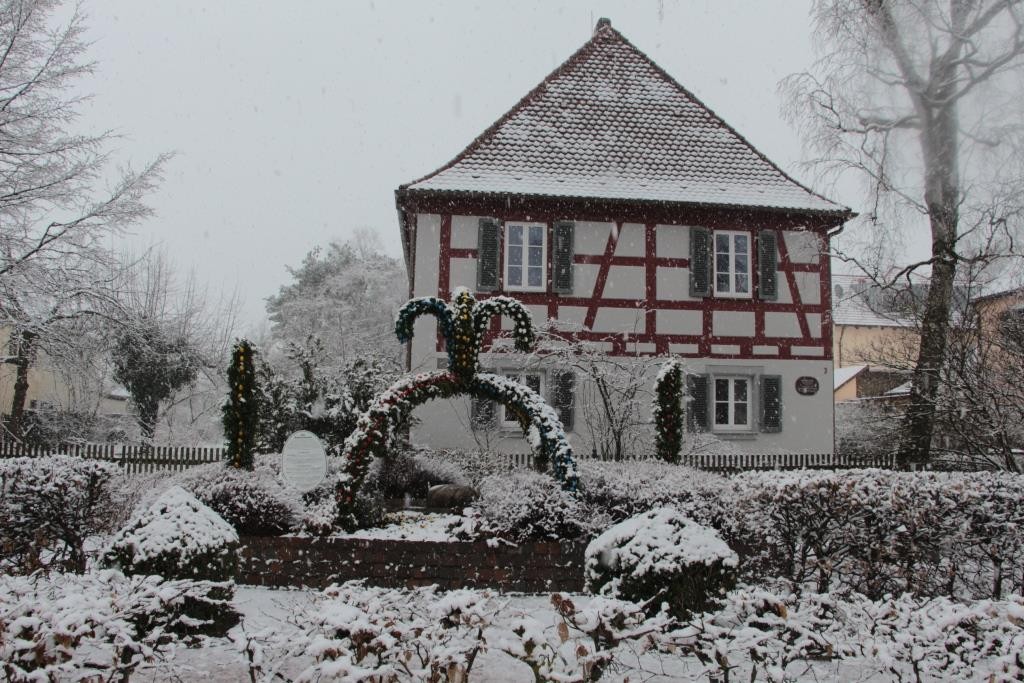 2016 - Der Osterbrunnen im Schnee